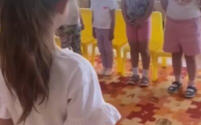 С вой на сирени почитаме Христо Ботев и загиналите за свободата на България.
